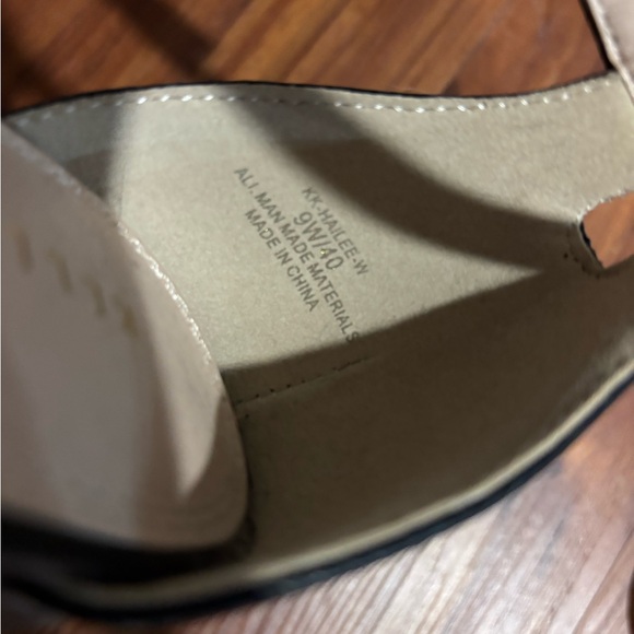 Kelly & Katie Black Heeled Sandals 9w - Picture 3 of 5